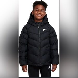 Nike NSW Synthetic Filled Hooded Jacket Boys size large